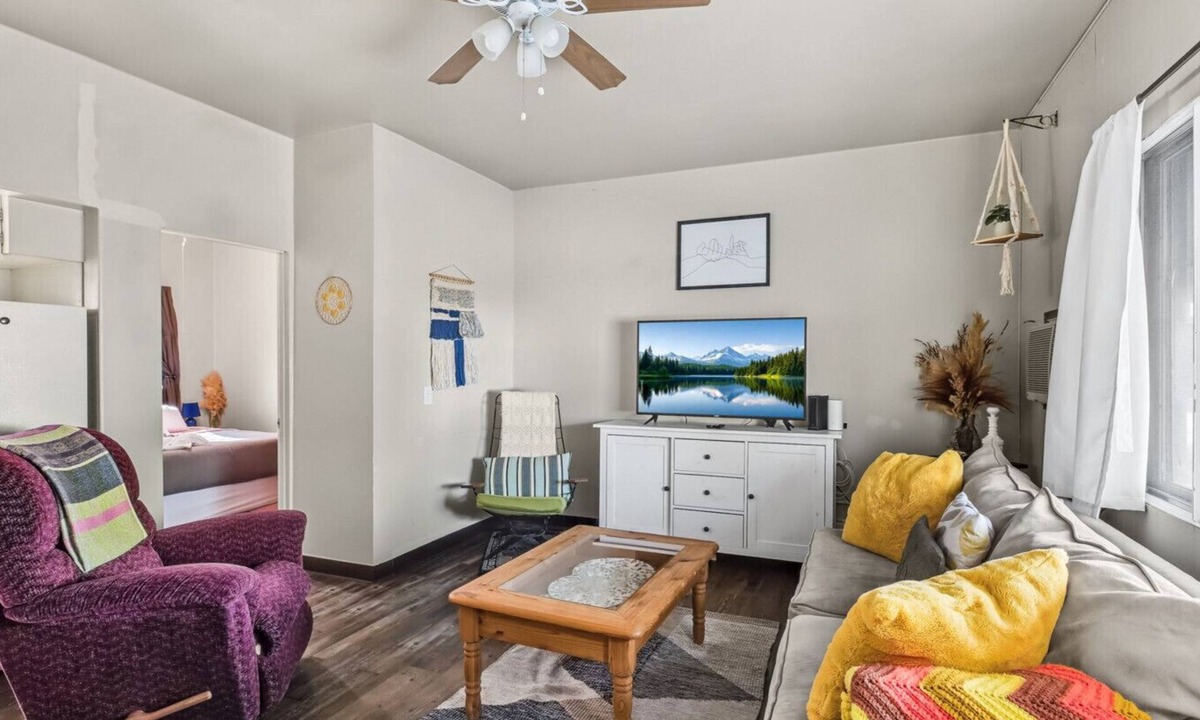 Great Falls Apartment | Cozy Boho Hideaway 1BR Retreat w/Smart TV