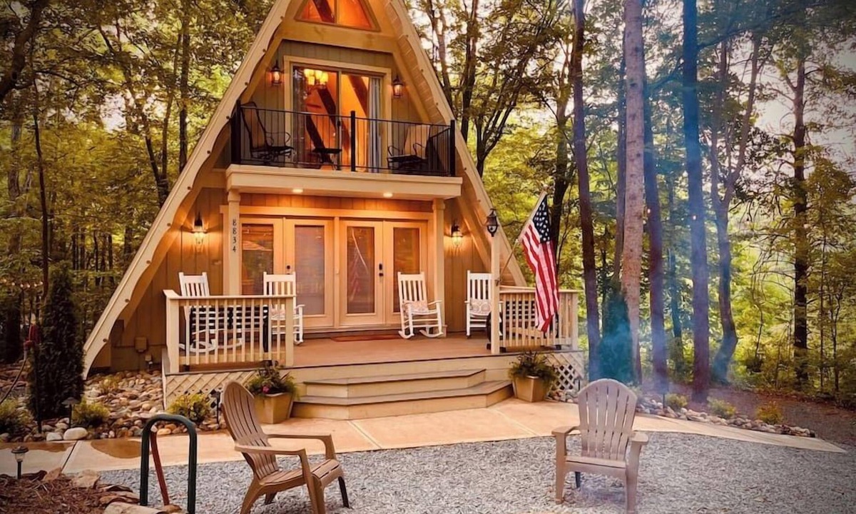 Mint Hill House | Cozy Cabin- Unplug and Rewind!