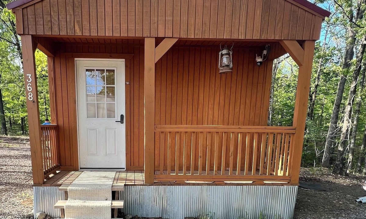 Murfreesboro Cabin | Cozy cabin with AC and WiFi in delightful Murfreesboro
