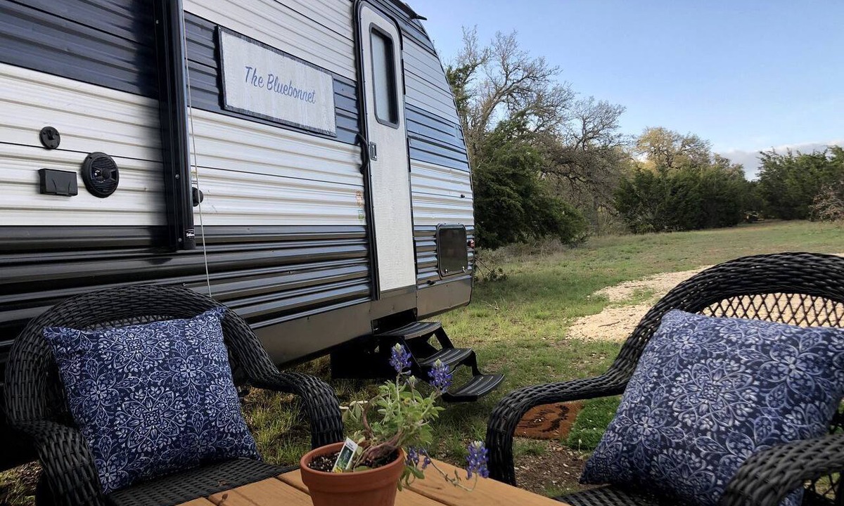 Dripping Springs House | Cozy Caravan in Texas for Romantic Getaways to Nature