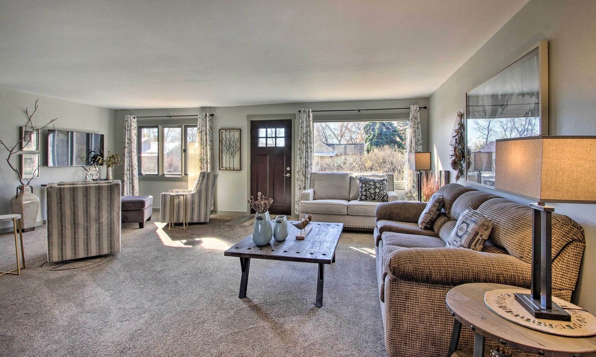 Bynum House | Cozy Choteau Home w/Fire Pit, Grill, Yard!
