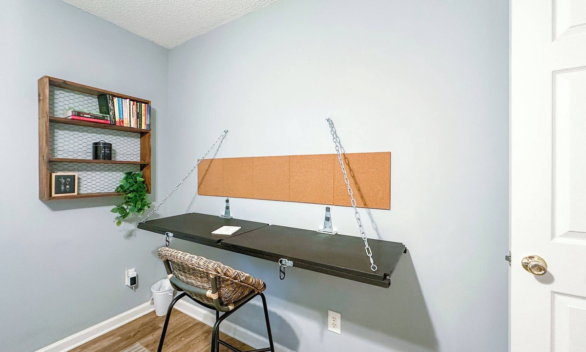 Greensboro House | Cozy + Connected Central, office space with fast wifi, family and pet friendly