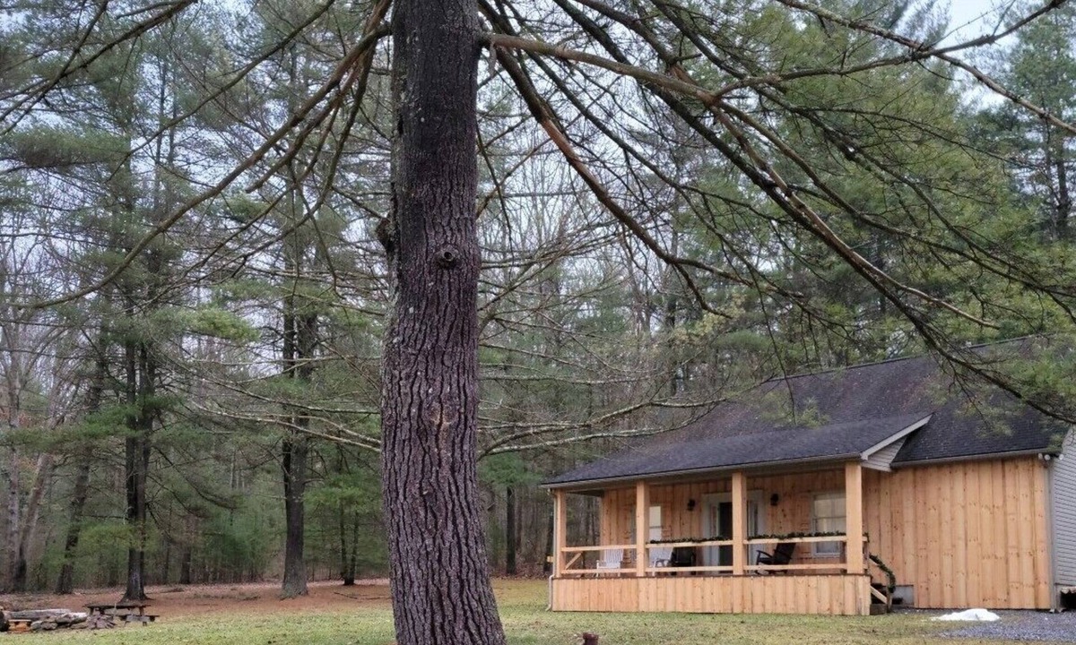 Wells Tannery Cottage | Cozy Cottage with Hiking and Biking ~Hot Tub~