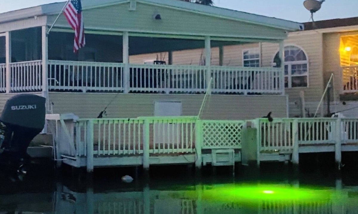 Port Isabel Resort | Cozy Cottages by the Bay