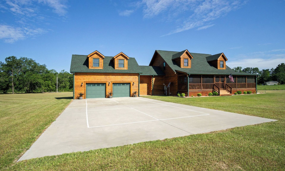Ludowici Cabin | Cozy Country Cabin near Savannah, Georgia The Perfect Staycation