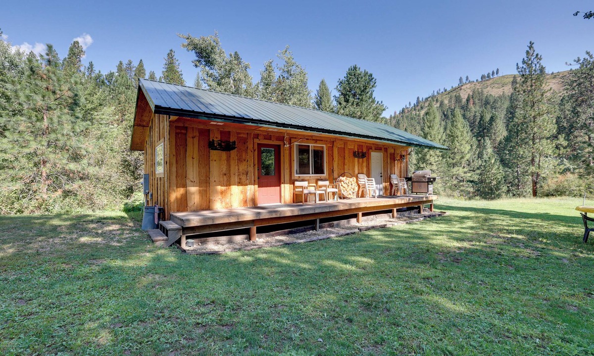 Boise Cabin | Cozy Countryside Cabin in Robie Creek Park!