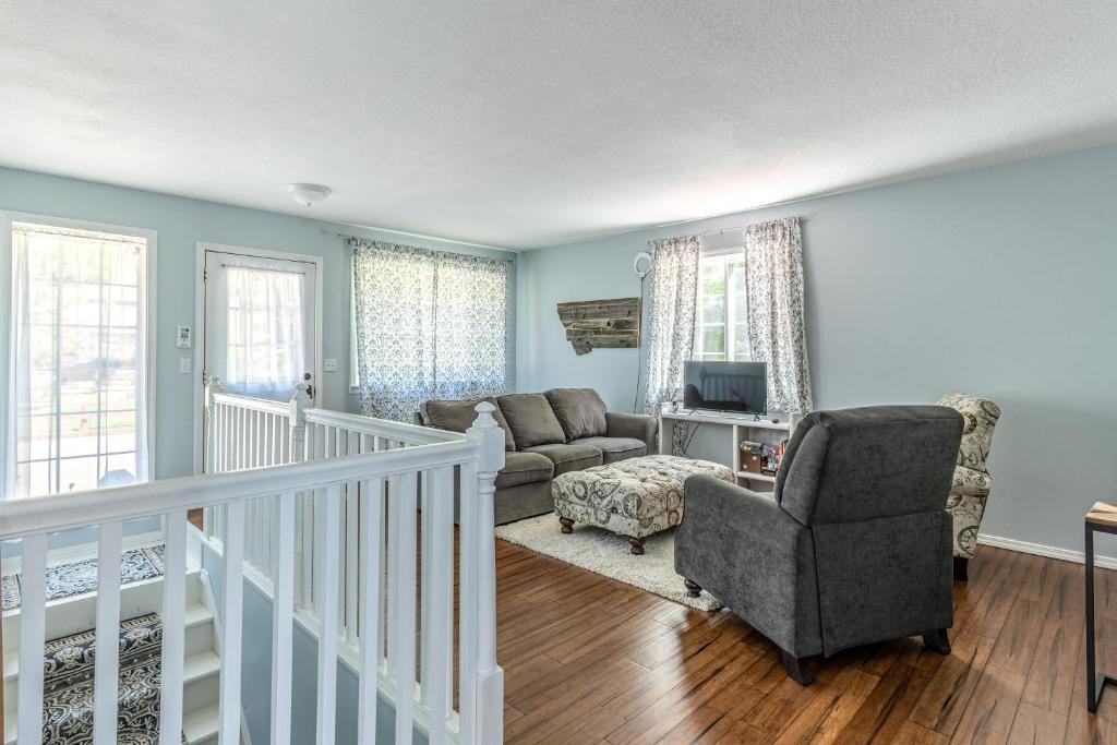 Woods Bay House | Cozy Escape