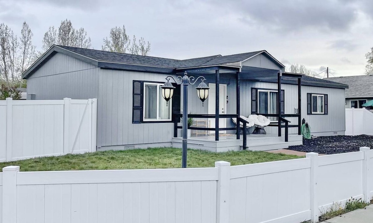 West Valley House | Cozy family home with great location and low fees.