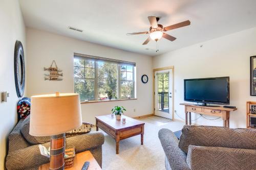 Livingston House | Cozy Livingston Condo w/Balcony & Mtn View!