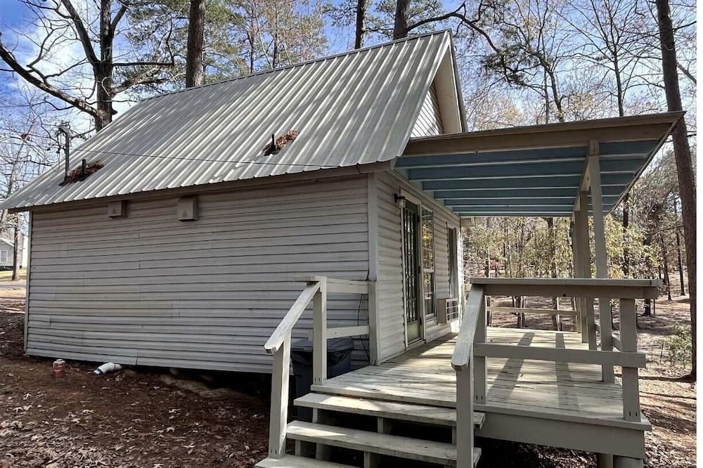 Zwolle Cabin | Cozy Loft Cabin with Private Pond Views Near Zwolle Louisiana