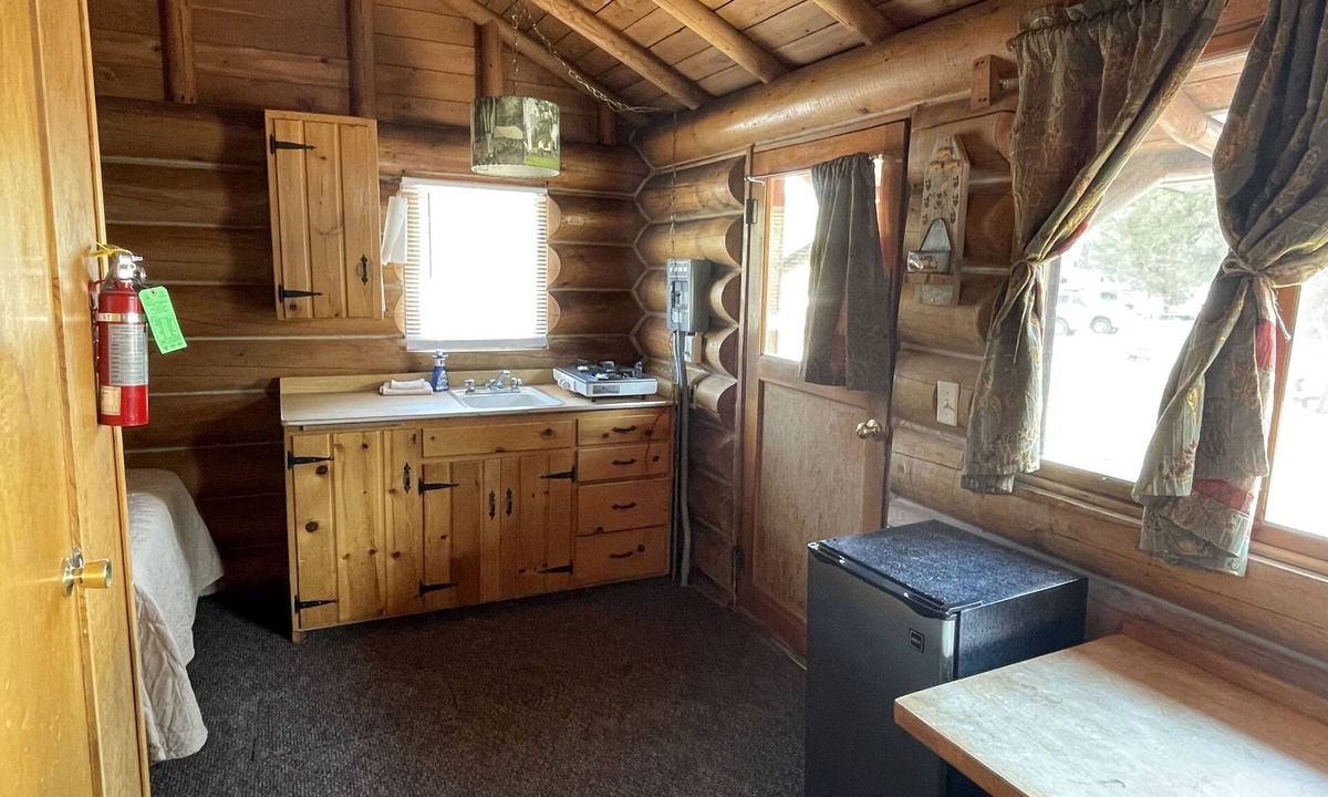 Cozy Log Beautiful Canyon Ferry | Helena