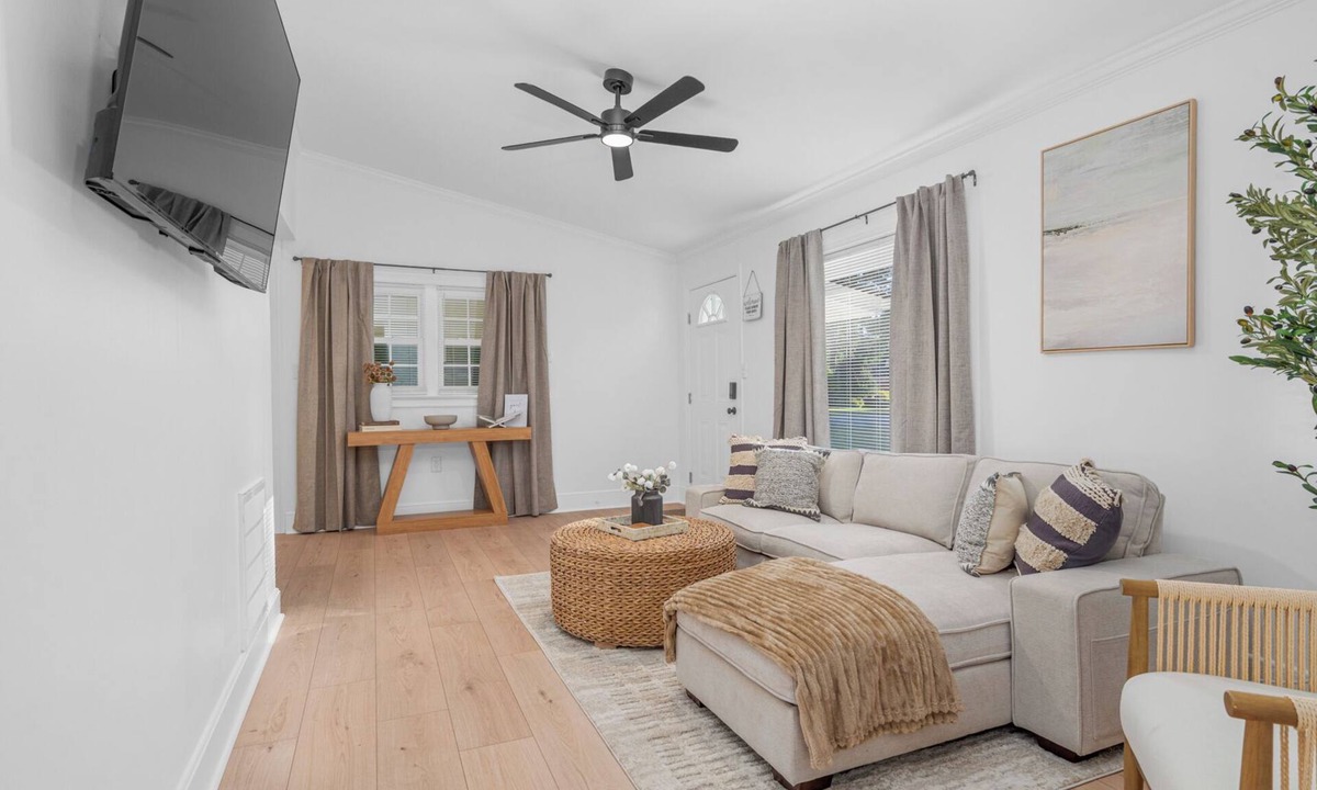 Rocky Mount House | Cozy Modern Haven – Family Friendly