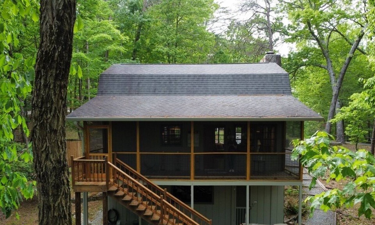 Walnut Mountain Cabin | Cozy Mountain Cabin close to Ellijay and Blue Ridge