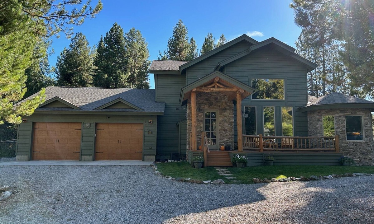 Alpine Northeast House | Cozy mountain retreat with a hot tub; steps to national forest trails!