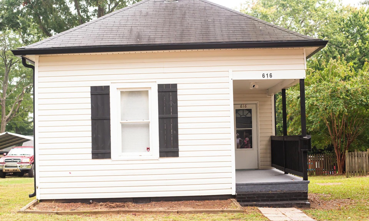 Kannapolis House | Cozy Nest Cottage in downtown Kannapolis