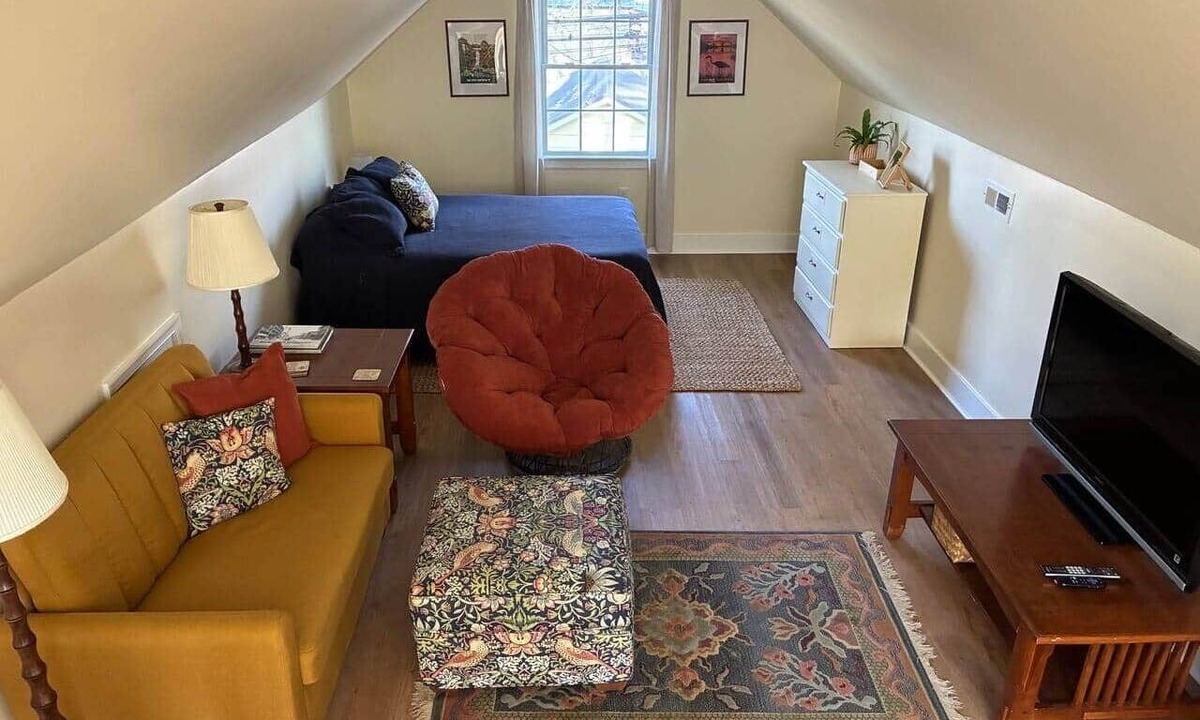 Woodland Heights Apartment | Cozy Nest Near The River