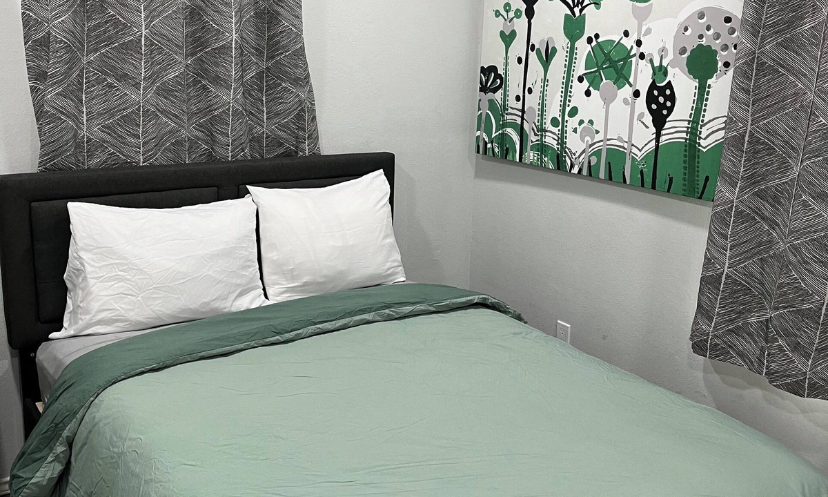 Washington Ave./ Memorial Park Condo | Cozy One bedroom Minutes from Downtown