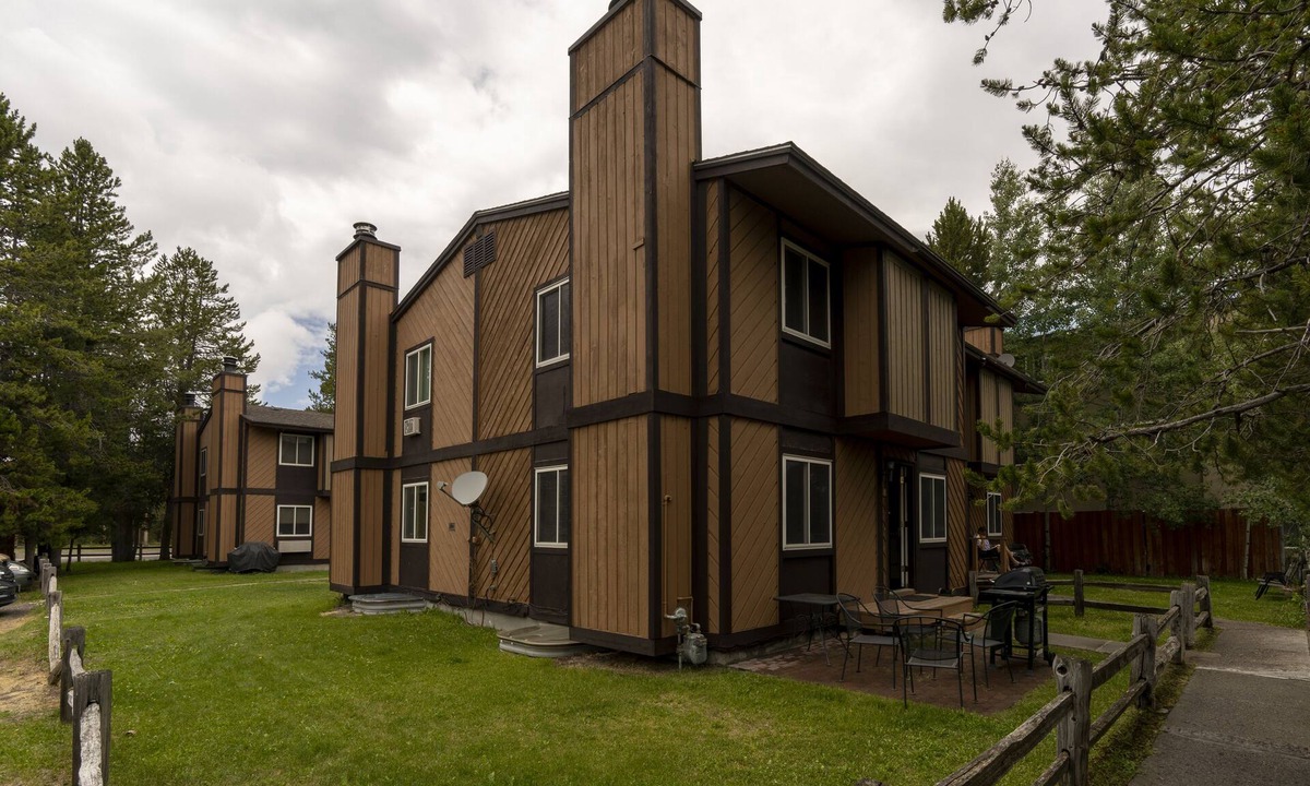 West Yellowstone Condo | Cozy Place To Enjoy After A Day In The Park