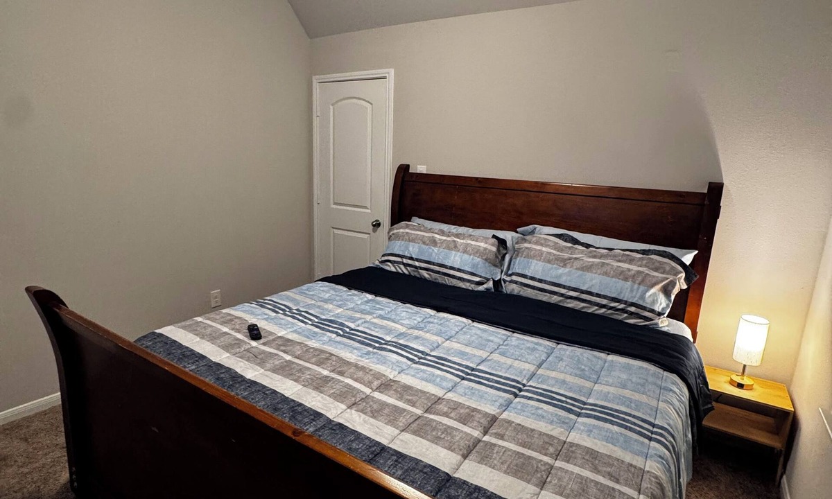 Cypress House | Cozy Room In Fantastic Cypress with Wi-Fi, AC.