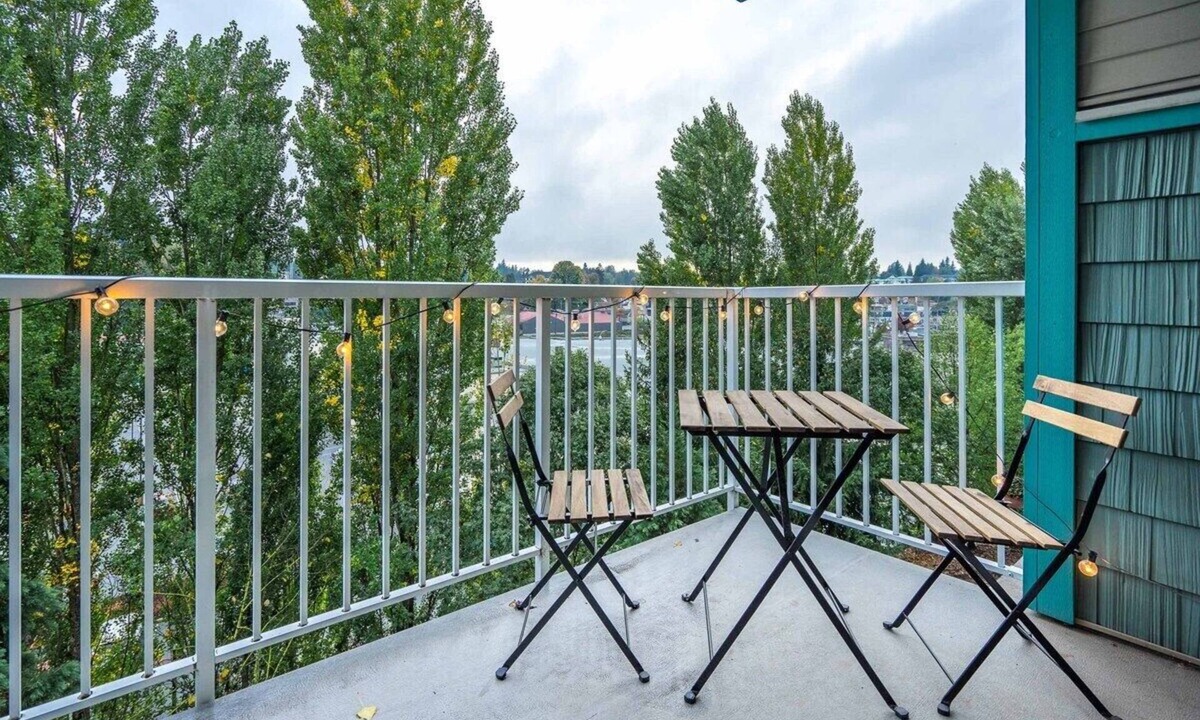 Abbotsford Apartment | Cozy Rustic Haven near Downtown Abbotsford