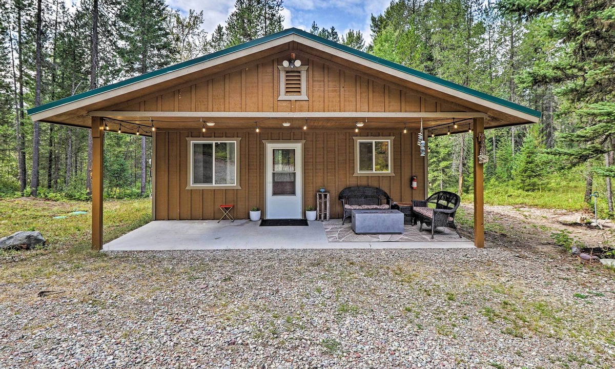 West Glacier Cabin | Cozy & Secluded Cabin - 4 Mi to Glacier Nat'l Park