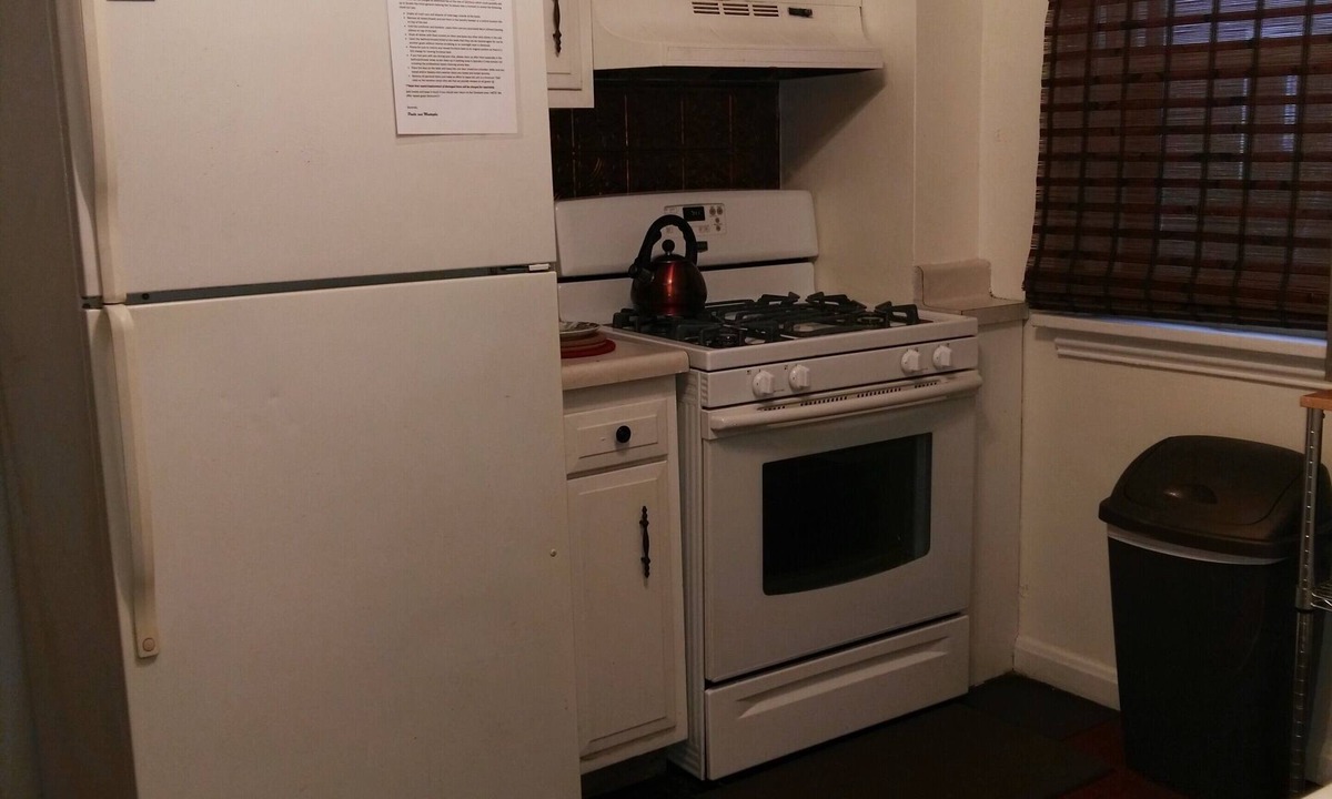 Cleveland Heights Apartment | Cozy Stone Castle 12 Mins To Cwru/cleveland Clinic