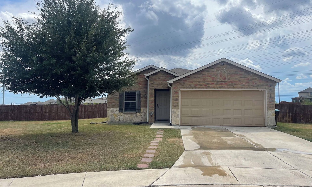Medina Valley House | Cozy Texas Chic home near hospitals, Lackland AFB and SeaWorld