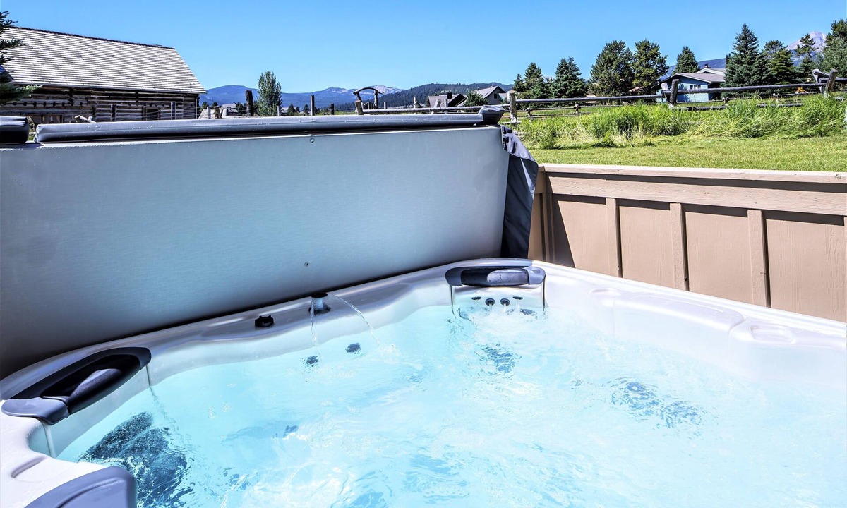 Crail Ranch Townhome Located Town Resort Shuttle | Big Sky Meadow Village