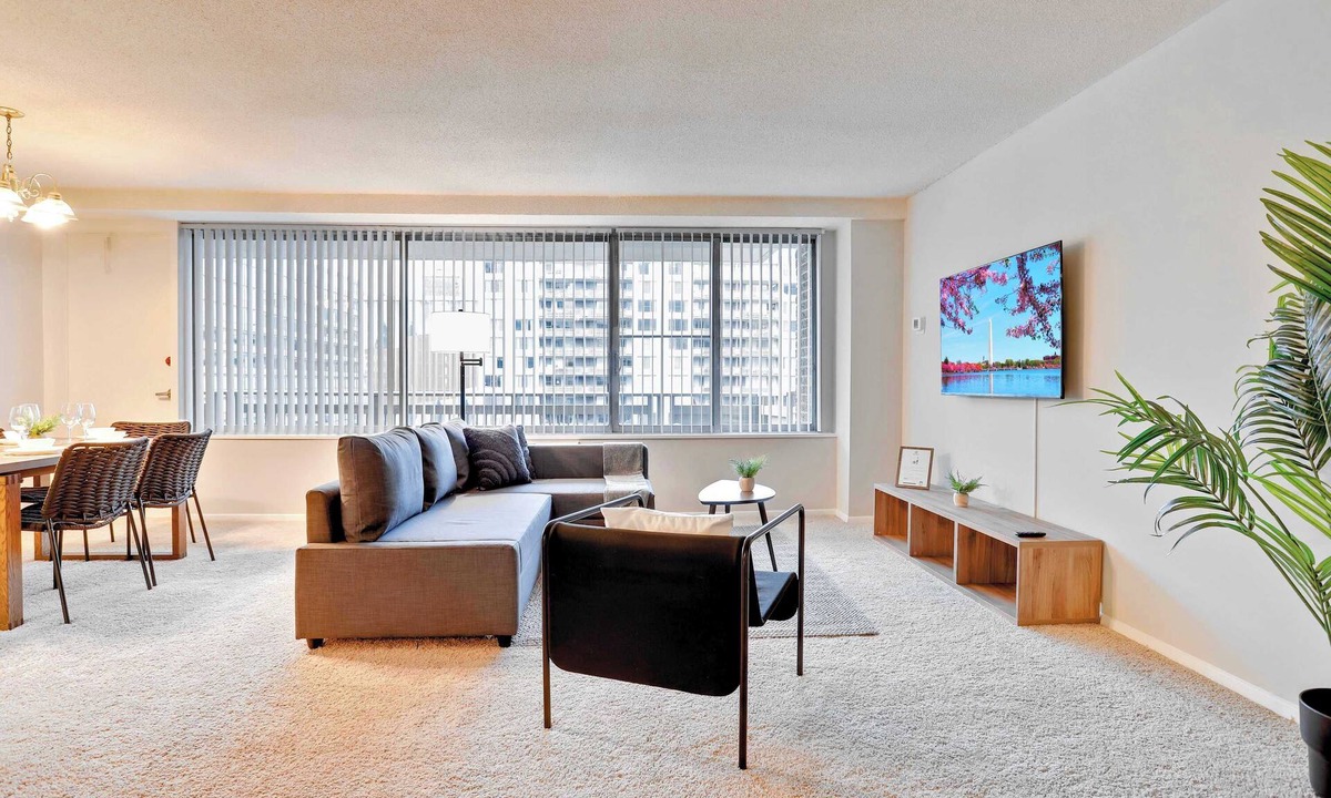 Crystal City Apartment | Crystal City Location | Minutes Metro