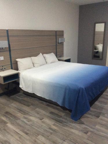 Houston Hotel | Crystal Inn Houston North I-45