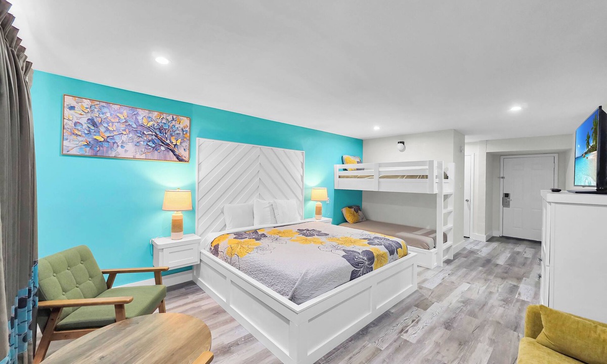 Crystal Beach Resort | Crystal Palace Resort - Family Suite King