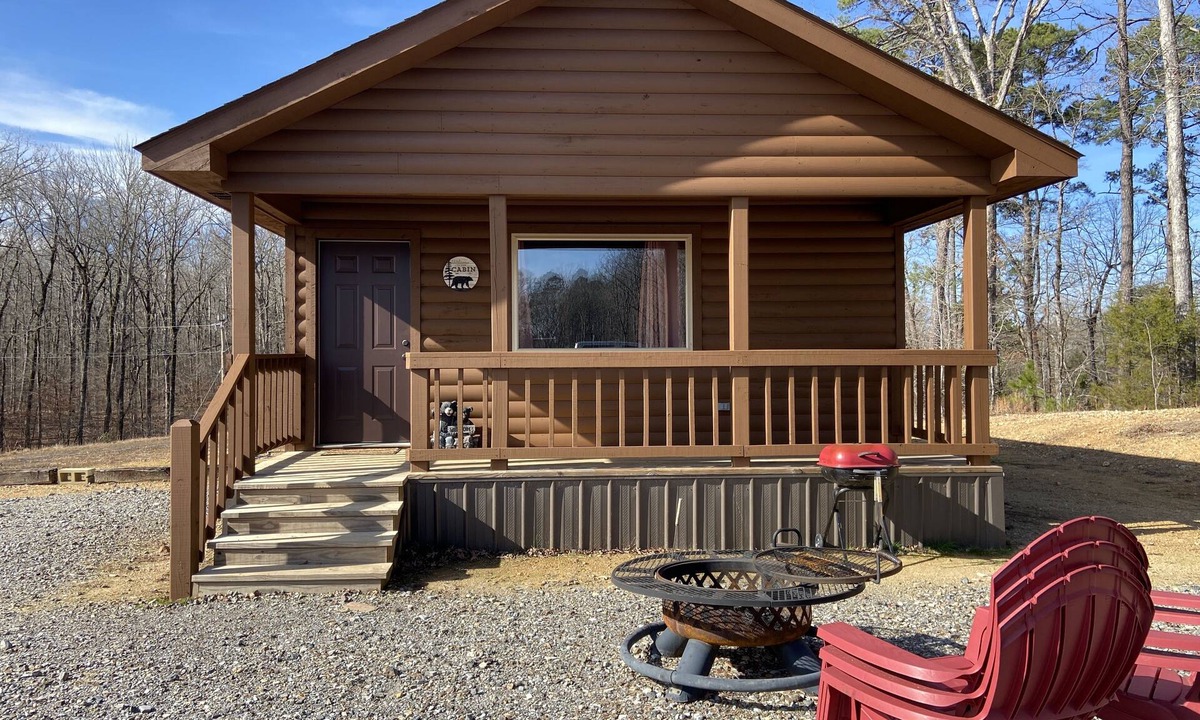 Mount Ida House | Cub Cabin has Star Gazing for Outdoor Lovers. No Pets Allowed