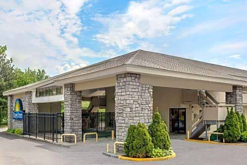 Columbus Hotel | Days Inn by Wyndham Columbus Fairgrounds