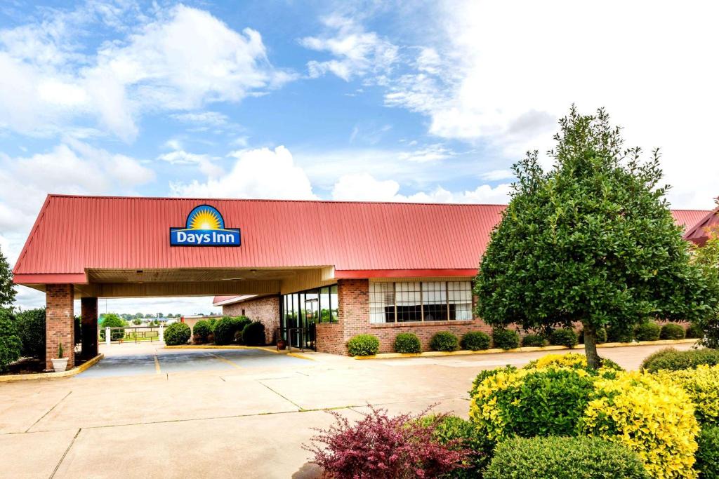 Batesville Hotel | Days Inn by Wyndham Batesville