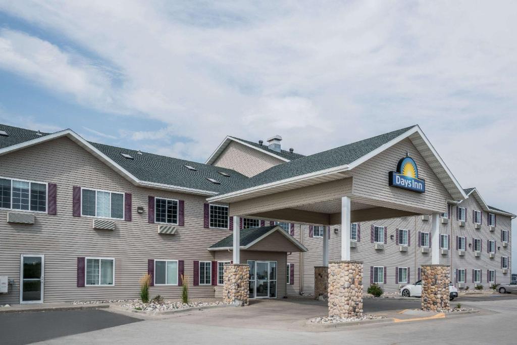 Casselton Hotel | Days Inn by Wyndham Fargo/Casselton