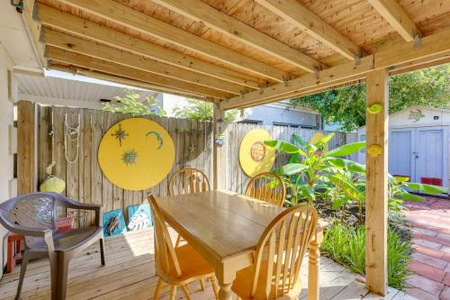 Port Isabel House | Deck, Fire Pit & Grill: Port Isabel Home!