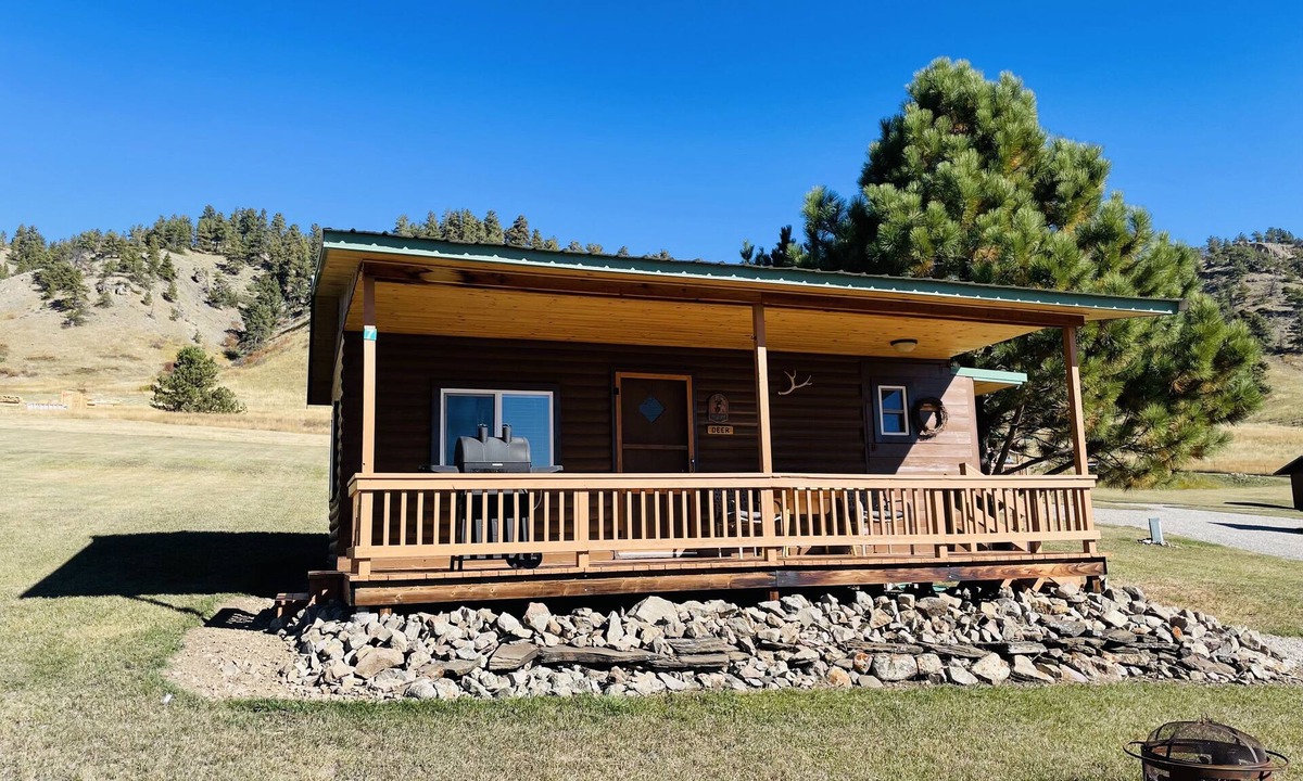 Fishtail Cabin | Deer Cabin - Mountain Views, Hear Rushing River, Private, Pet Friendly