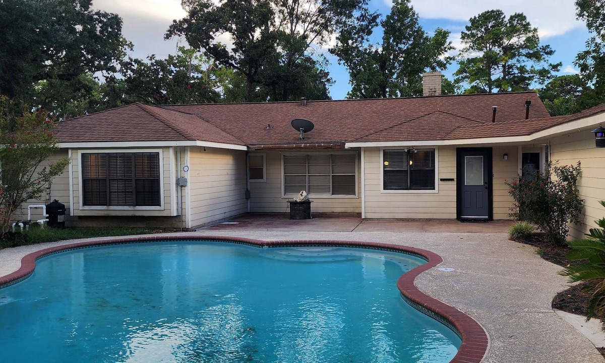 Cypress House | Delightful 4-bedroom spacious house, w/pool, in charming North Cypress