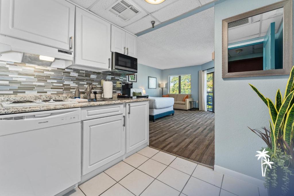 Southwest Orlando Apartment | Delightful Studio Condo with Garden View Balcony 7 Mins to Universal