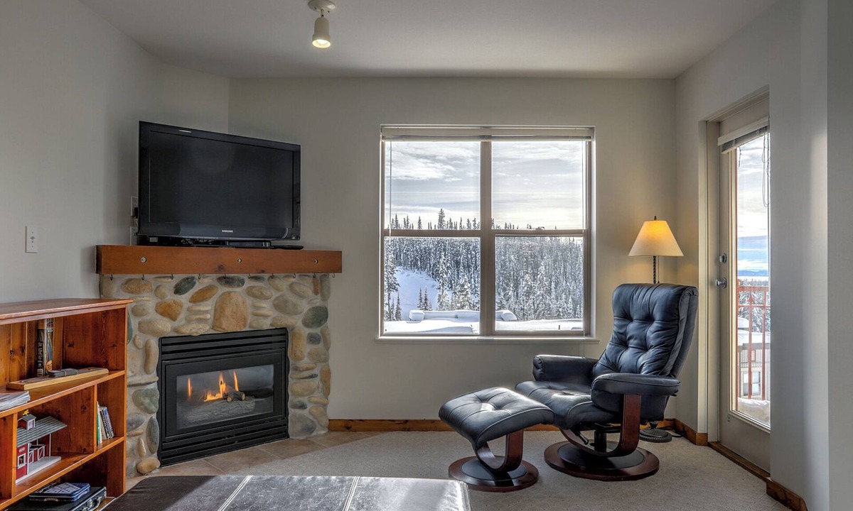 Silver Star Mountain Condo | Desirable Top Floor Creekside Condo - Awesome Views - Close to trails!