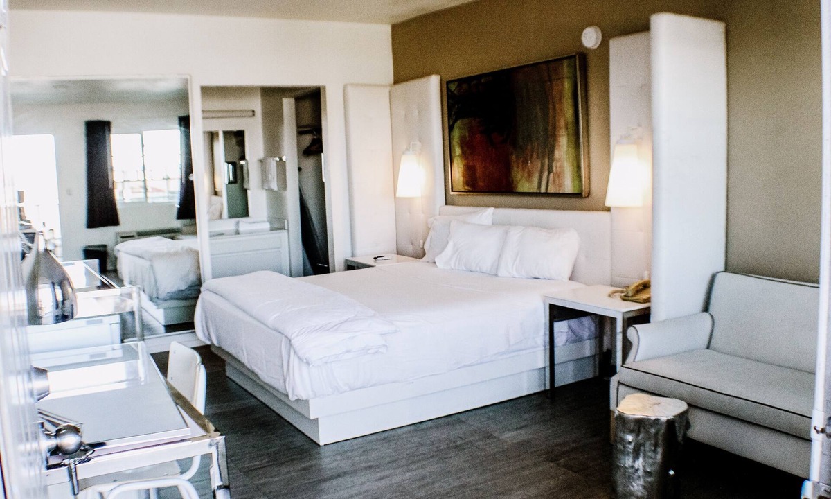 Rosamond Hotel | Devonshire Inn
