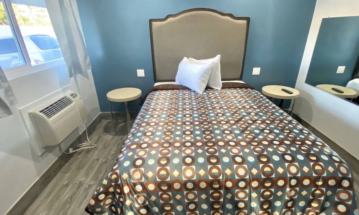 Compton Hotel | Dixie Motel