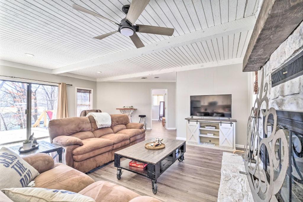 Afton House | Dock + Lake Access! Updated Cottage in Afton