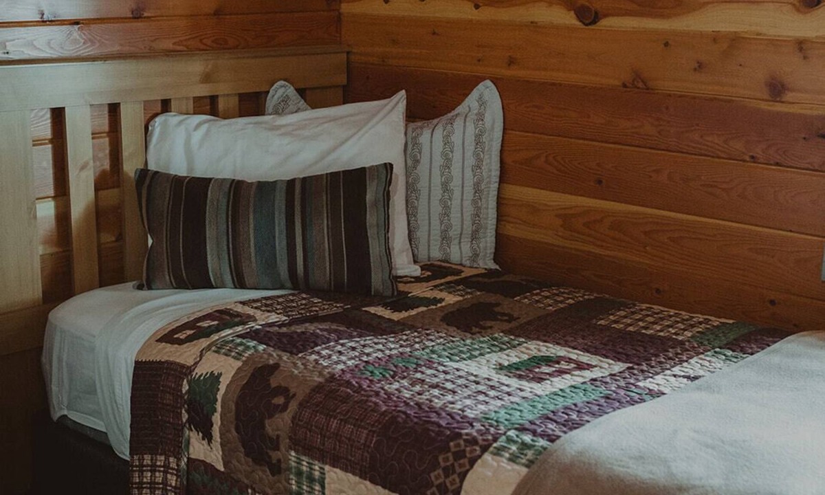 Seeley Lake Cabin | Dockside Cabin at Tamaracks Resort is family-friendly and right on the lake!