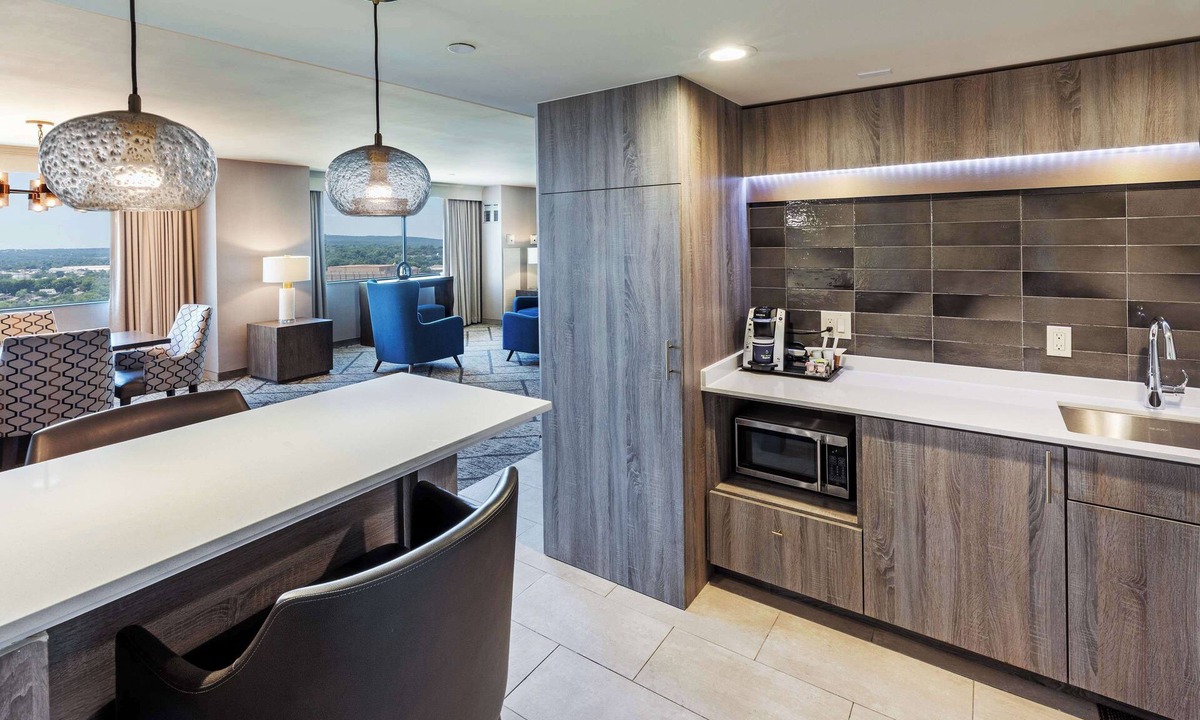 Downtown Tulsa Hotel | DoubleTree by Hilton Tulsa Downtown