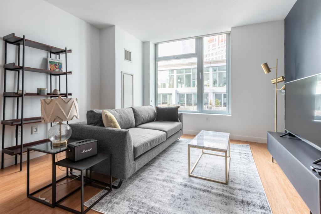 Chinatown Apartment | Downtown 1BR w Gym Doorman nr S Station BOS-246