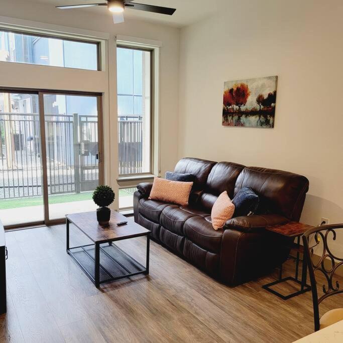Washington Ave./ Memorial Park Apartment | Downtown-Heights