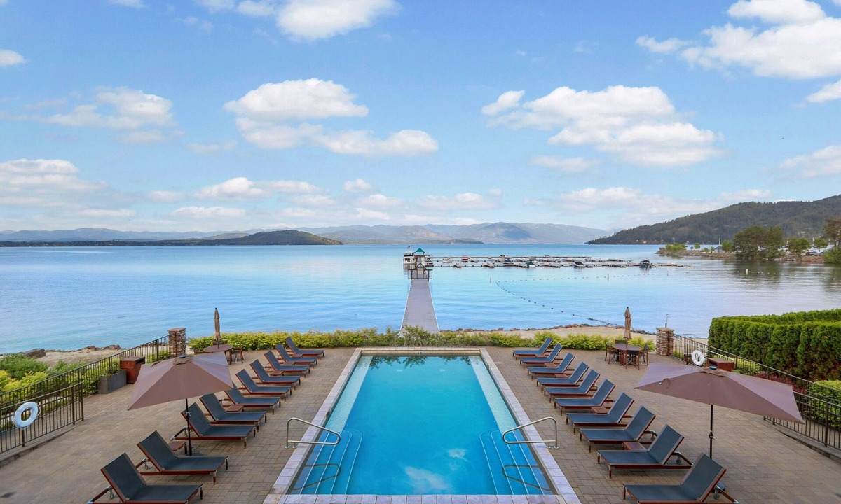 Sandpoint Condo | Downtown lakefront luxury condo w/patio & shared hot tub/pool