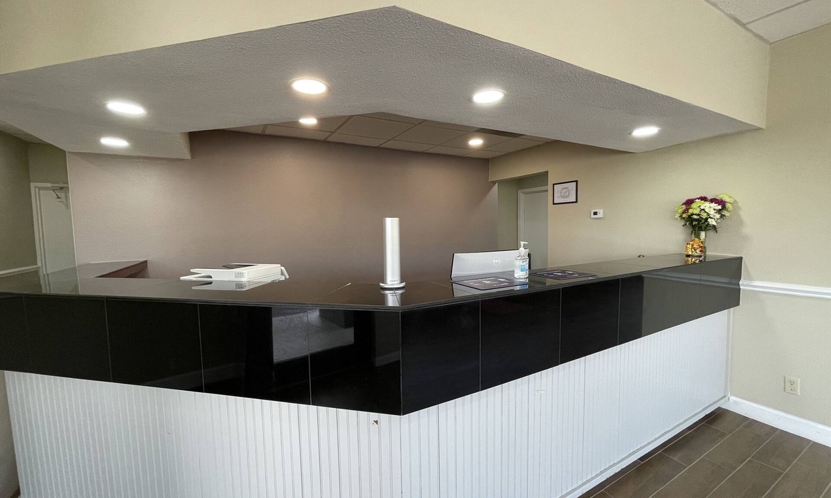 Marion Hotel | Dreamland Inn