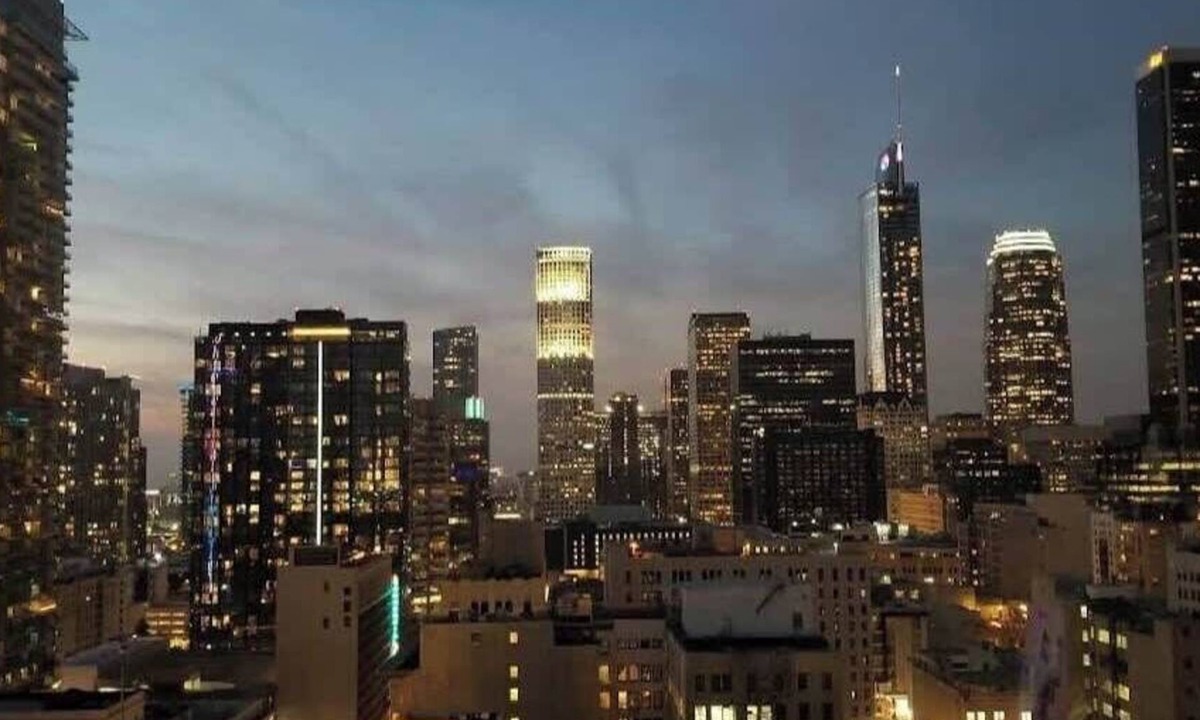 Little Tokyo Apartment | DTLA Bliss/2Bed Apt w Balcony & Rooftop pool/deck